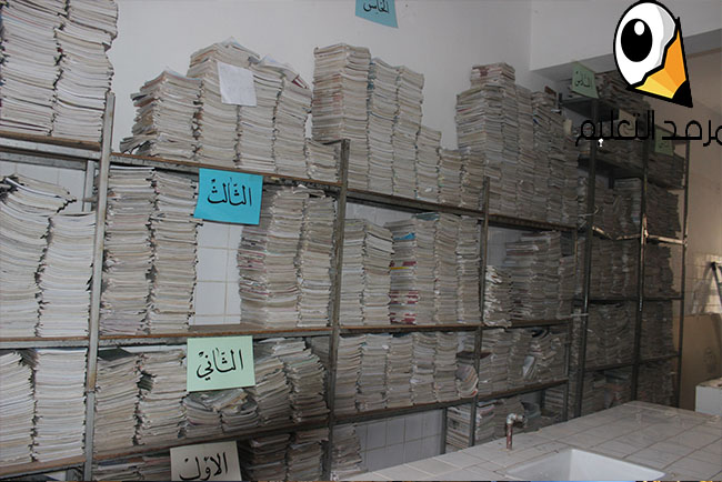 مدرسة بأمانة العاصمة تكدس آلاف الكتب المدرسية في مخازنها !