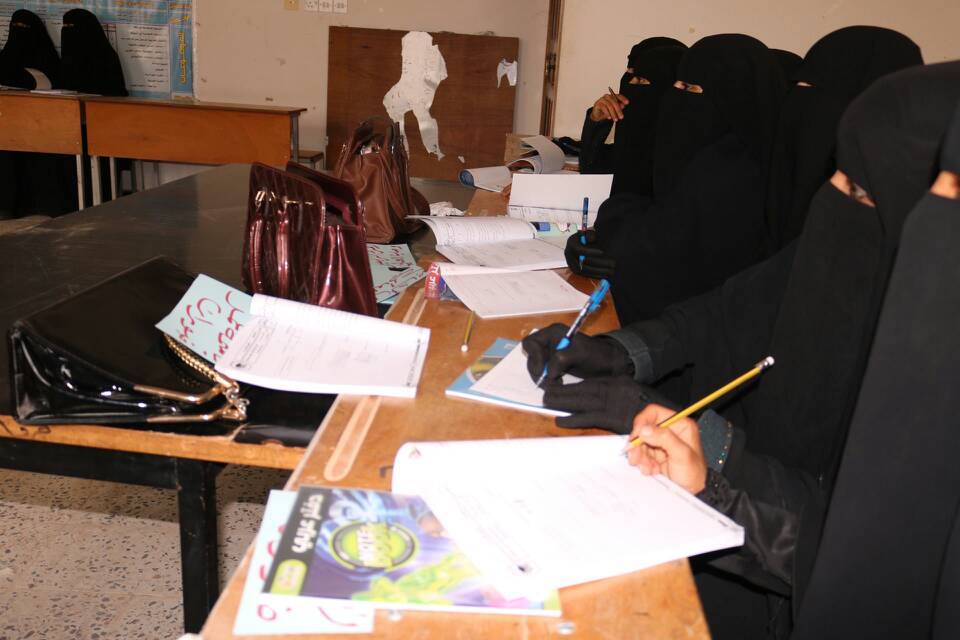 تدشين برنامج تدريب معلمات الريف في (12) محافظة يمنية